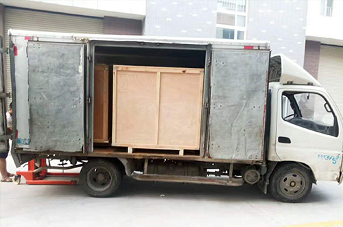 南平客戶SMT設(shè)備專車送貨，貨到上門安裝調(diào)試