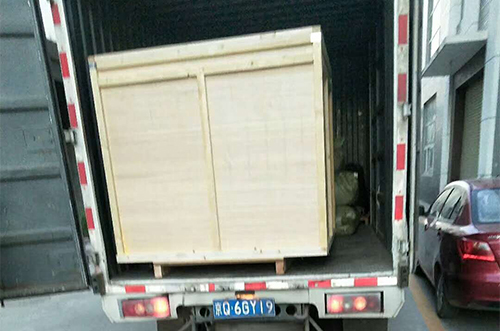 重慶客戶SMT設備專車送貨，貨到上門安裝調(diào)試